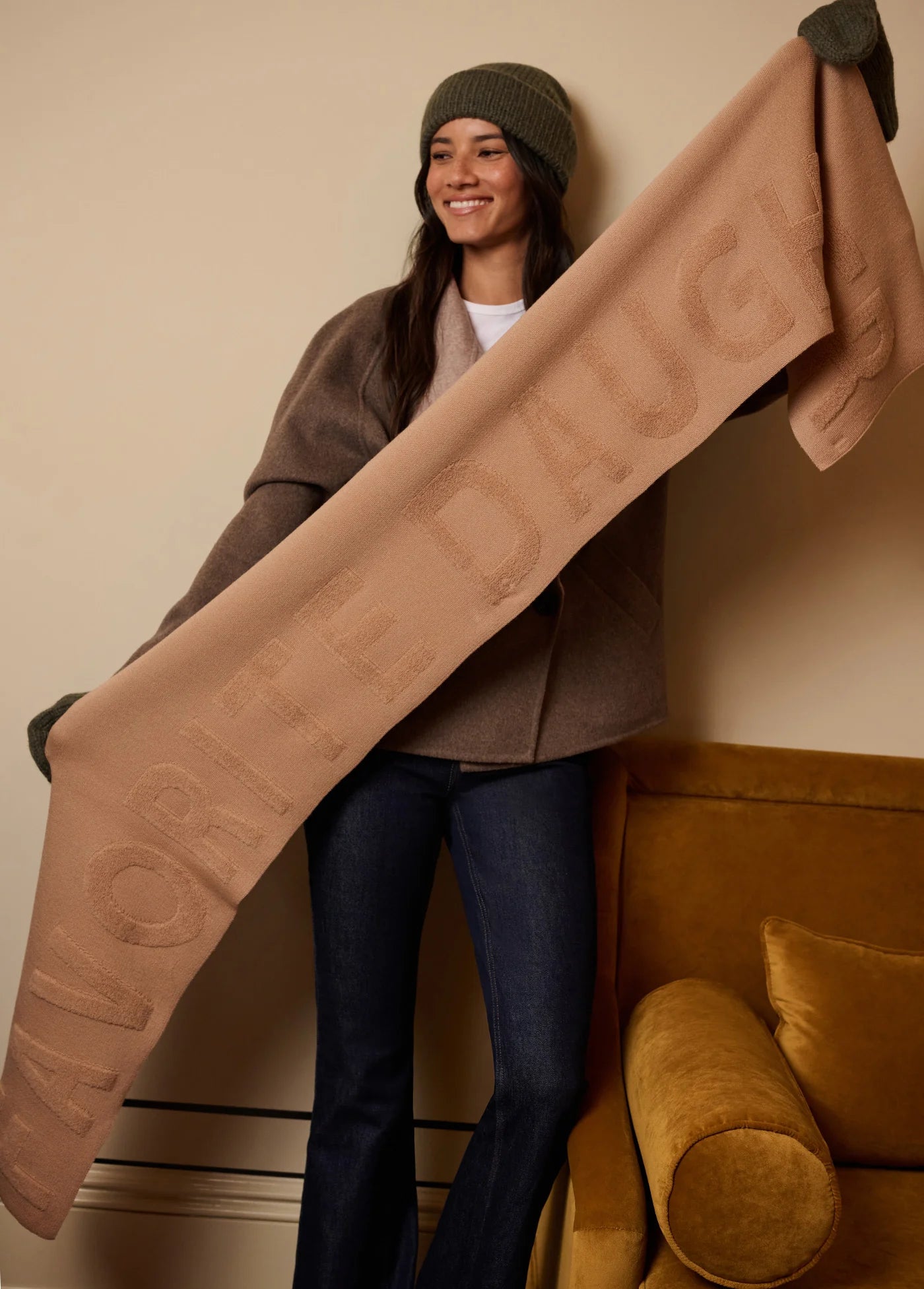 The Fuzzy Logo Scarf - Camel