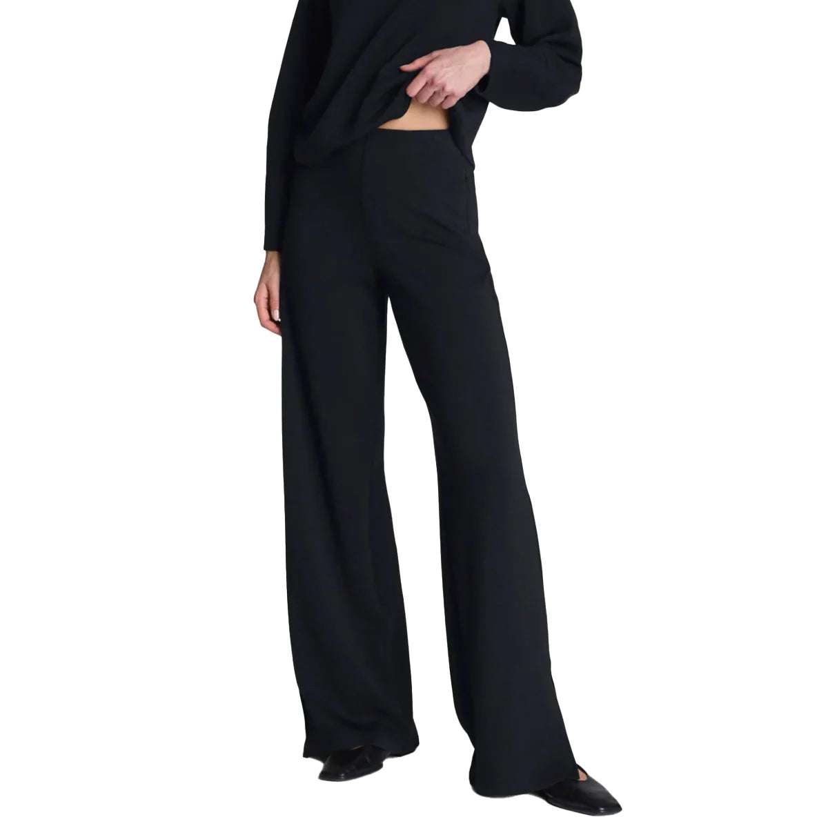 Petite SPANX Airessentials Smooth Front Wide Leg Pant - Very Black