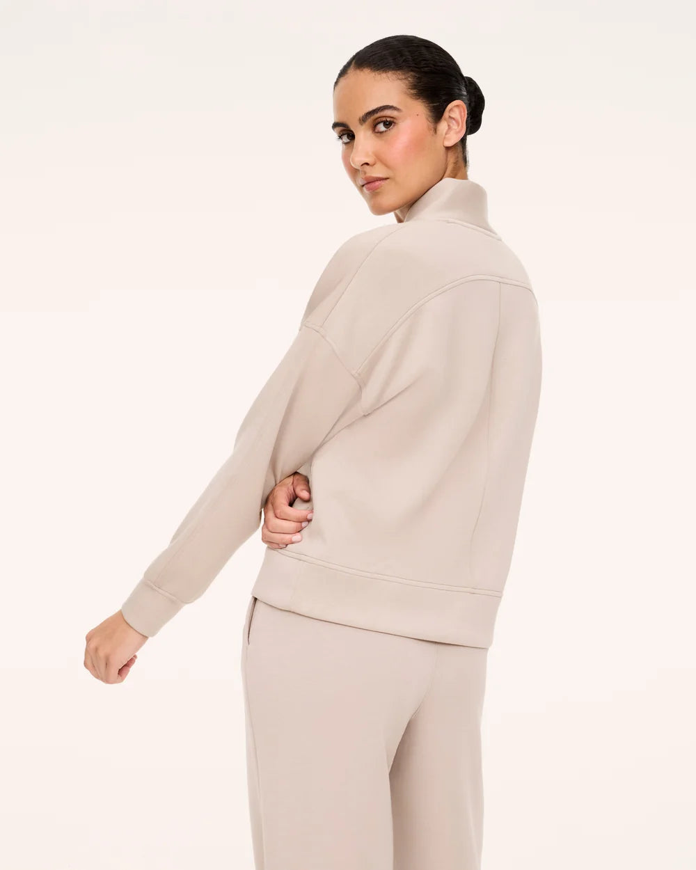 SPANX AirEssentials® V-Neck Long Sleeve Top - Mushroom
