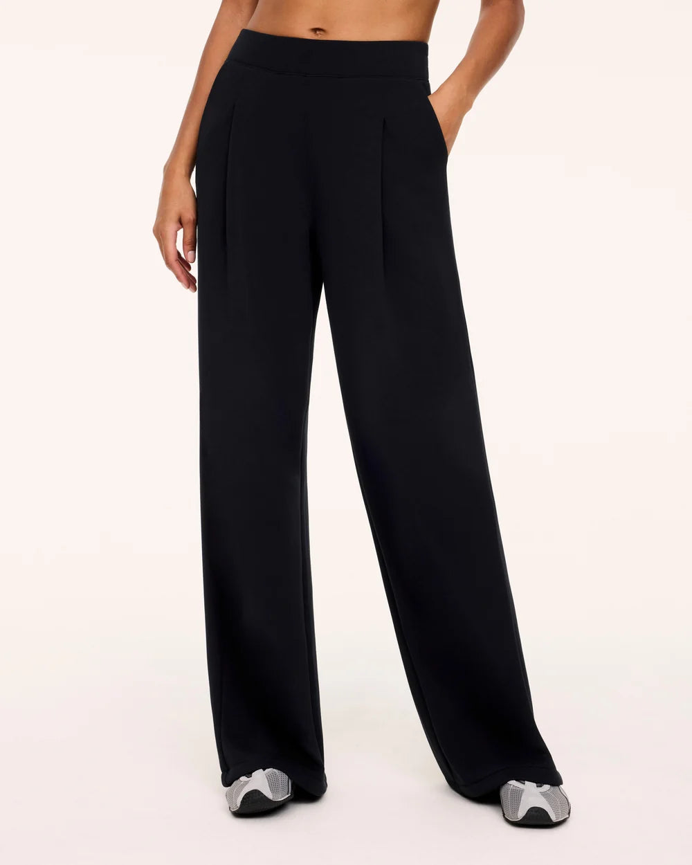 SPANX AirEssentials® Pleated Wide Leg Pant - Very Black
