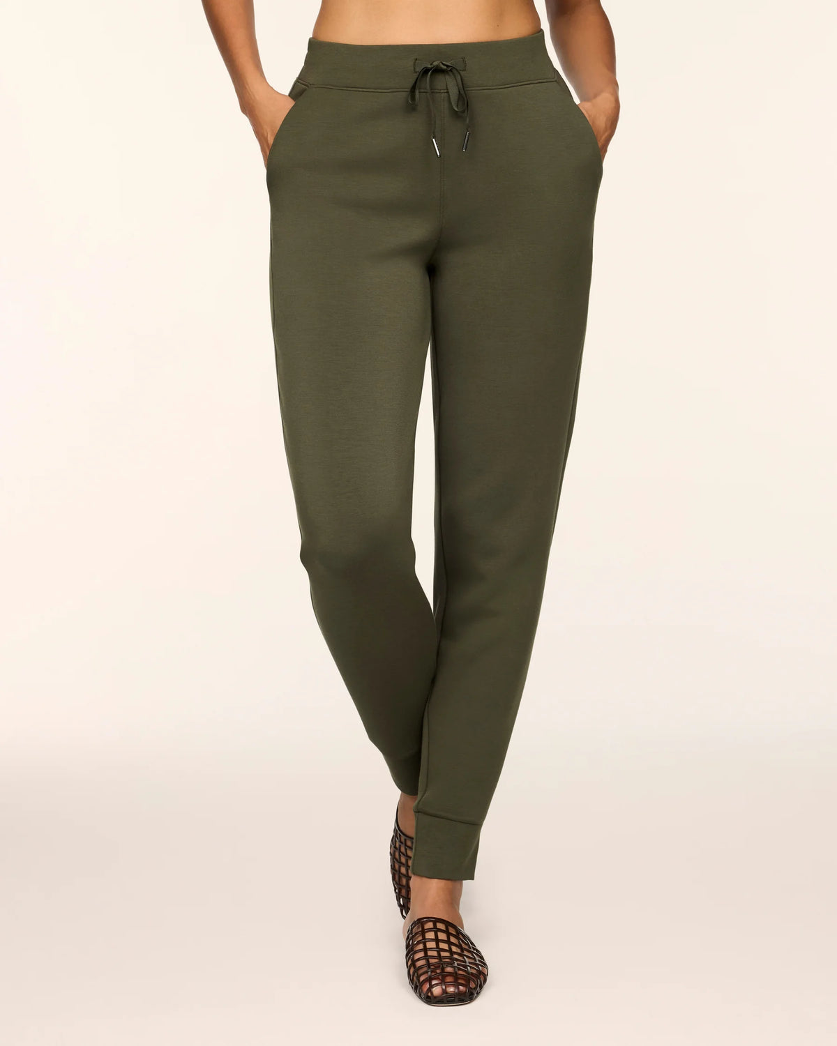 SPANX AirEssentials® Slim Cuff Jogger - Monstera