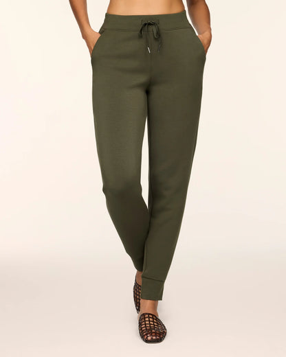 SPANX AirEssentials® Slim Cuff Jogger - Monstera
