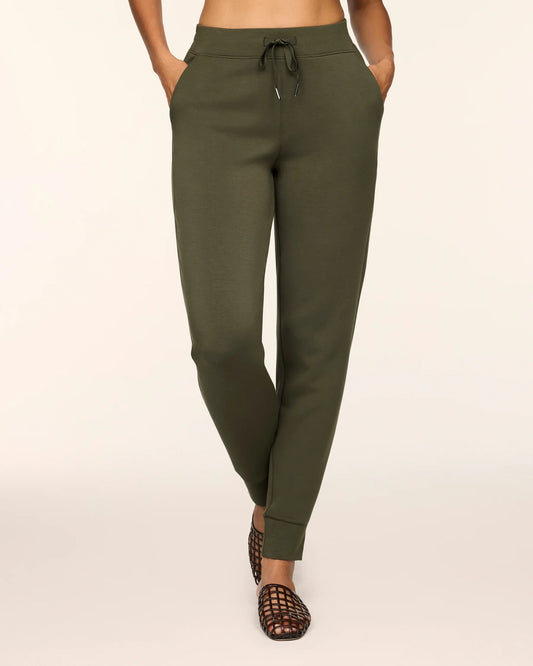 SPANX AirEssentials® Slim Cuff Jogger - Monstera