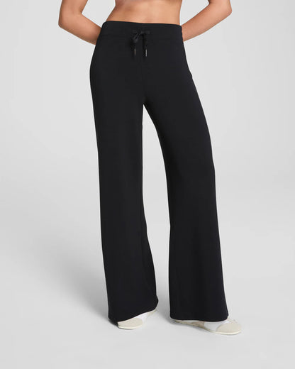 Petite SPANX AirEssentials® Wide Leg Pant - Very Black