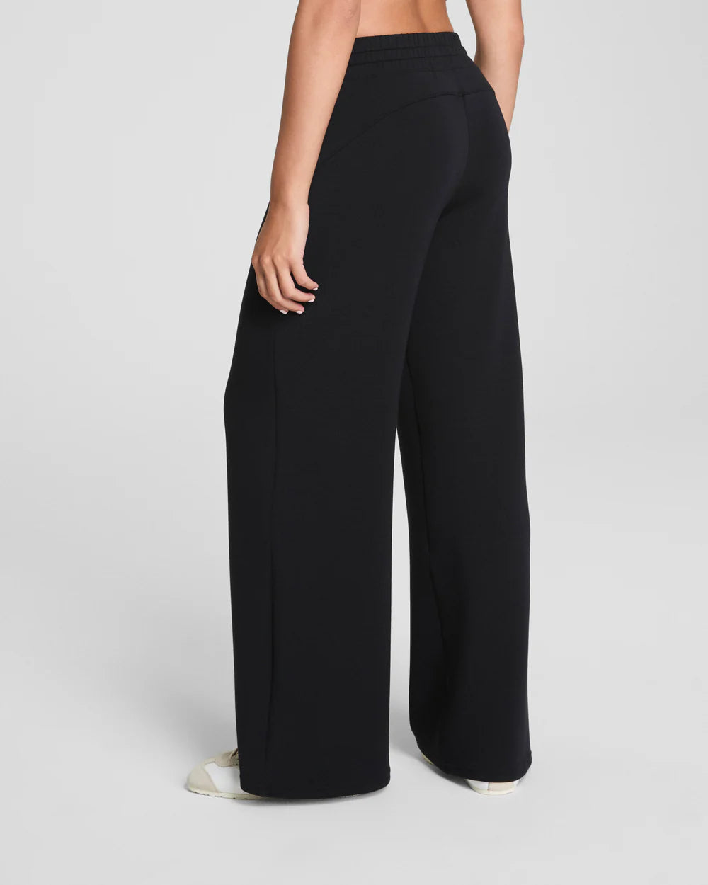 Petite SPANX AirEssentials® Wide Leg Pant - Very Black