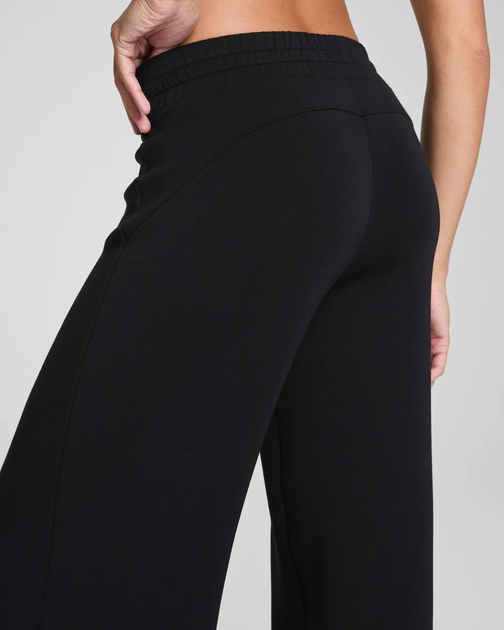 Petite SPANX AirEssentials® Wide Leg Pant - Very Black