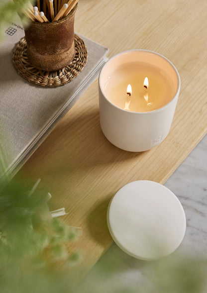 Scented Candle 10.6 oz - Cotton Flower & Freesia