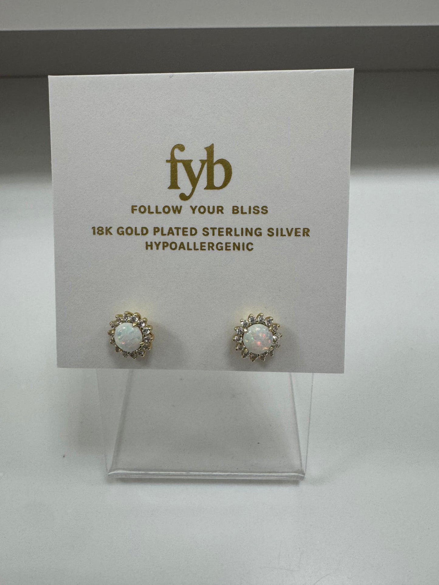 Elara Pearl Earrings