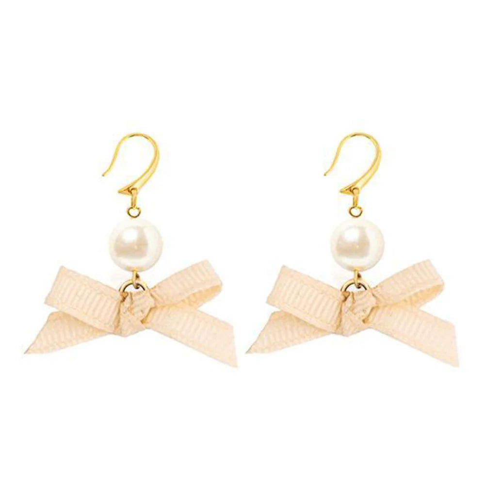 Jackie In Pearls - Champagne