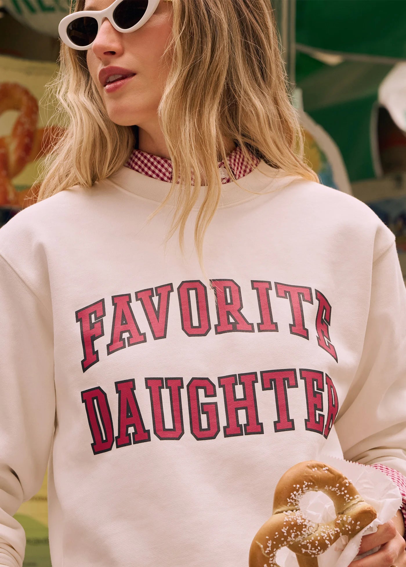 The Collegiate Classic Sweatshirt - Gardenia/Raspberry
