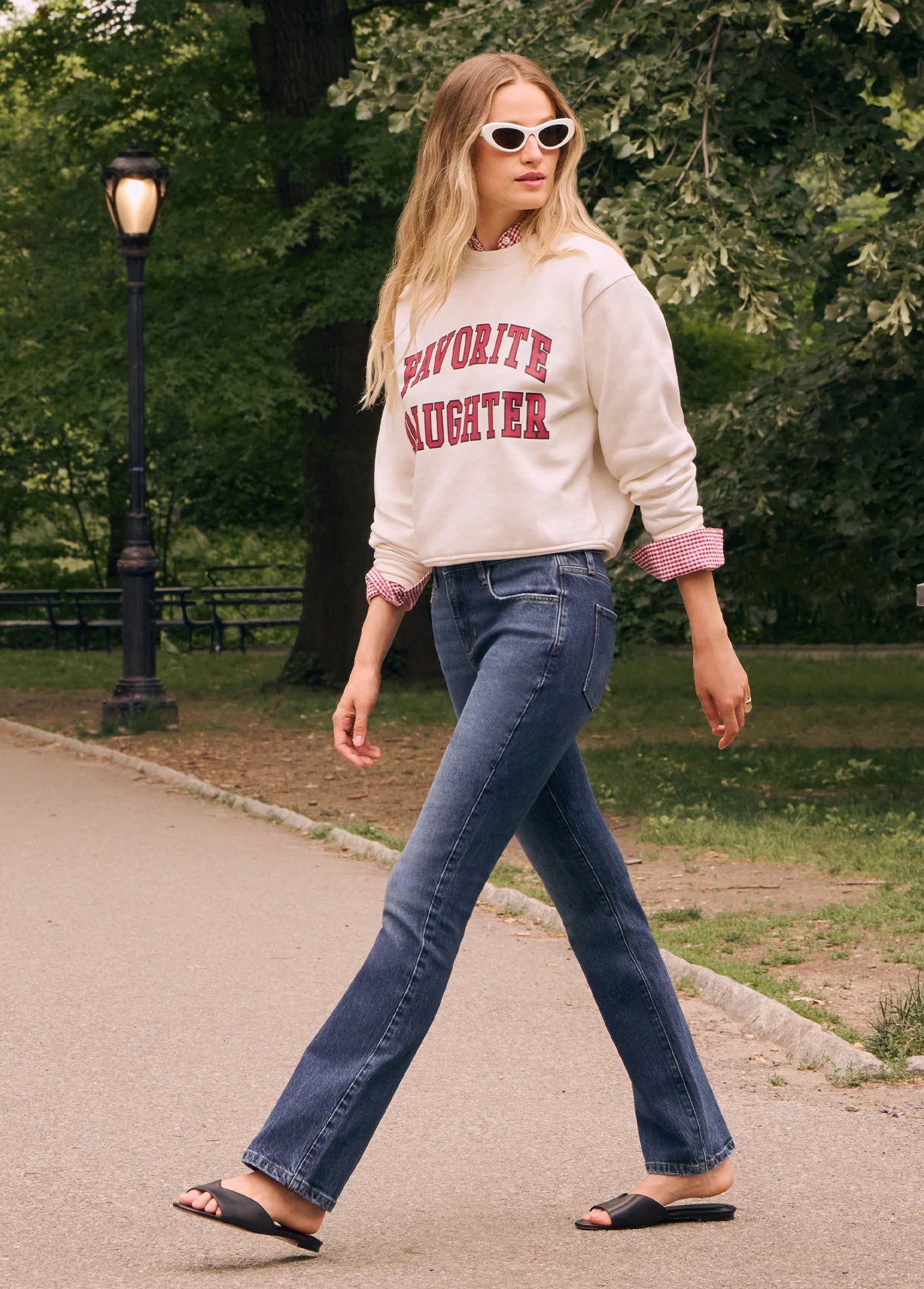 The Collegiate Classic Sweatshirt - Gardenia/Raspberry