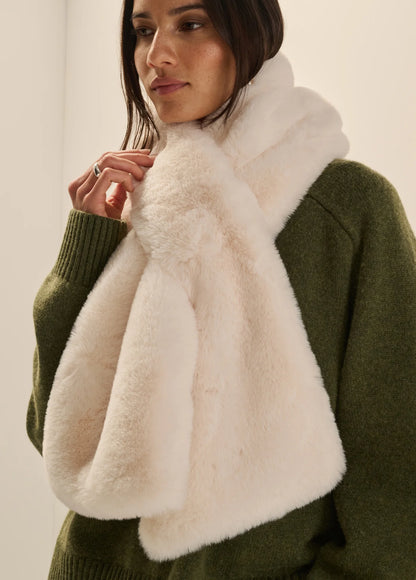 The Cozy Loop Scarf - Ivory