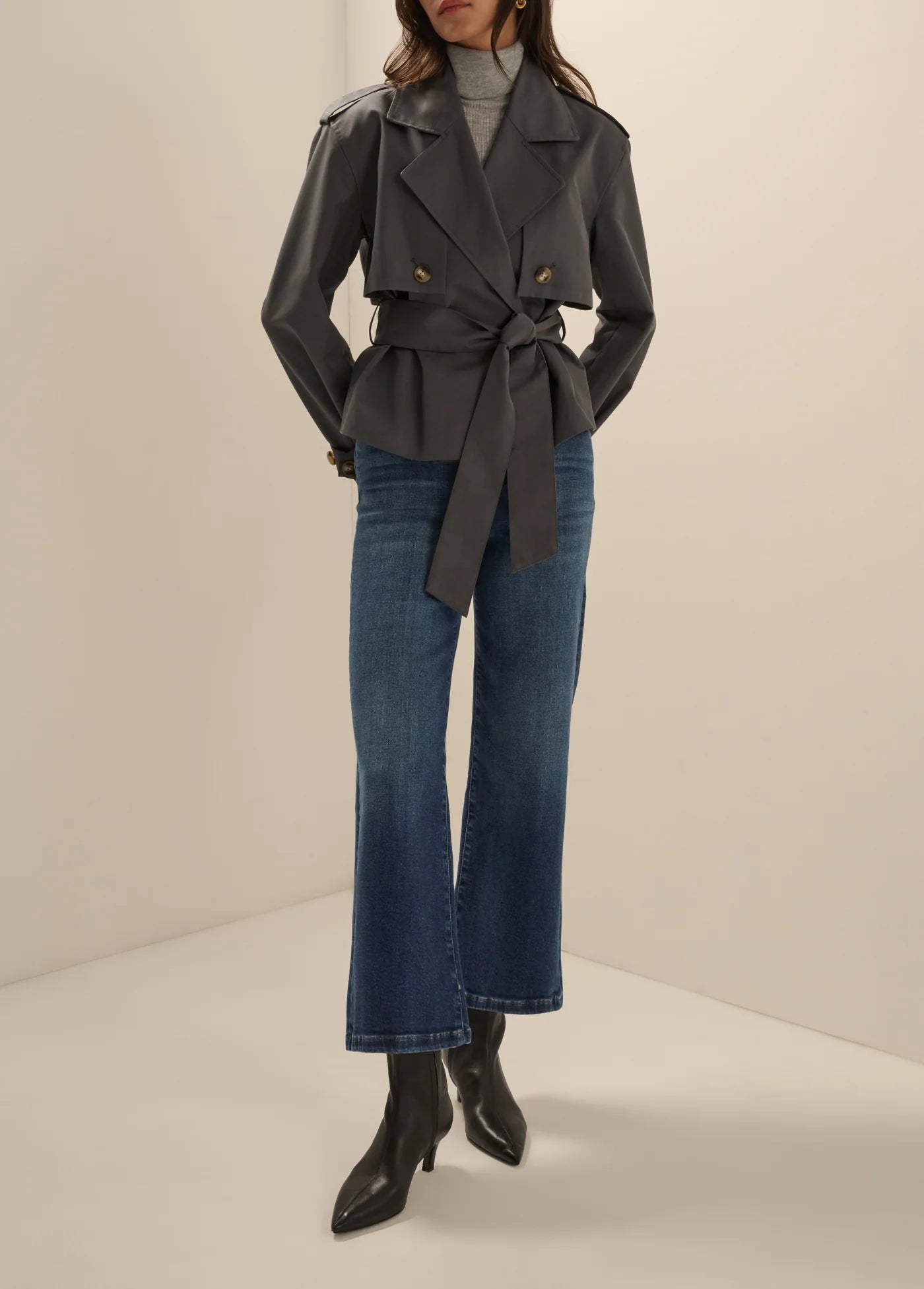 The Cropped Charles Trench - Dark Charcoal