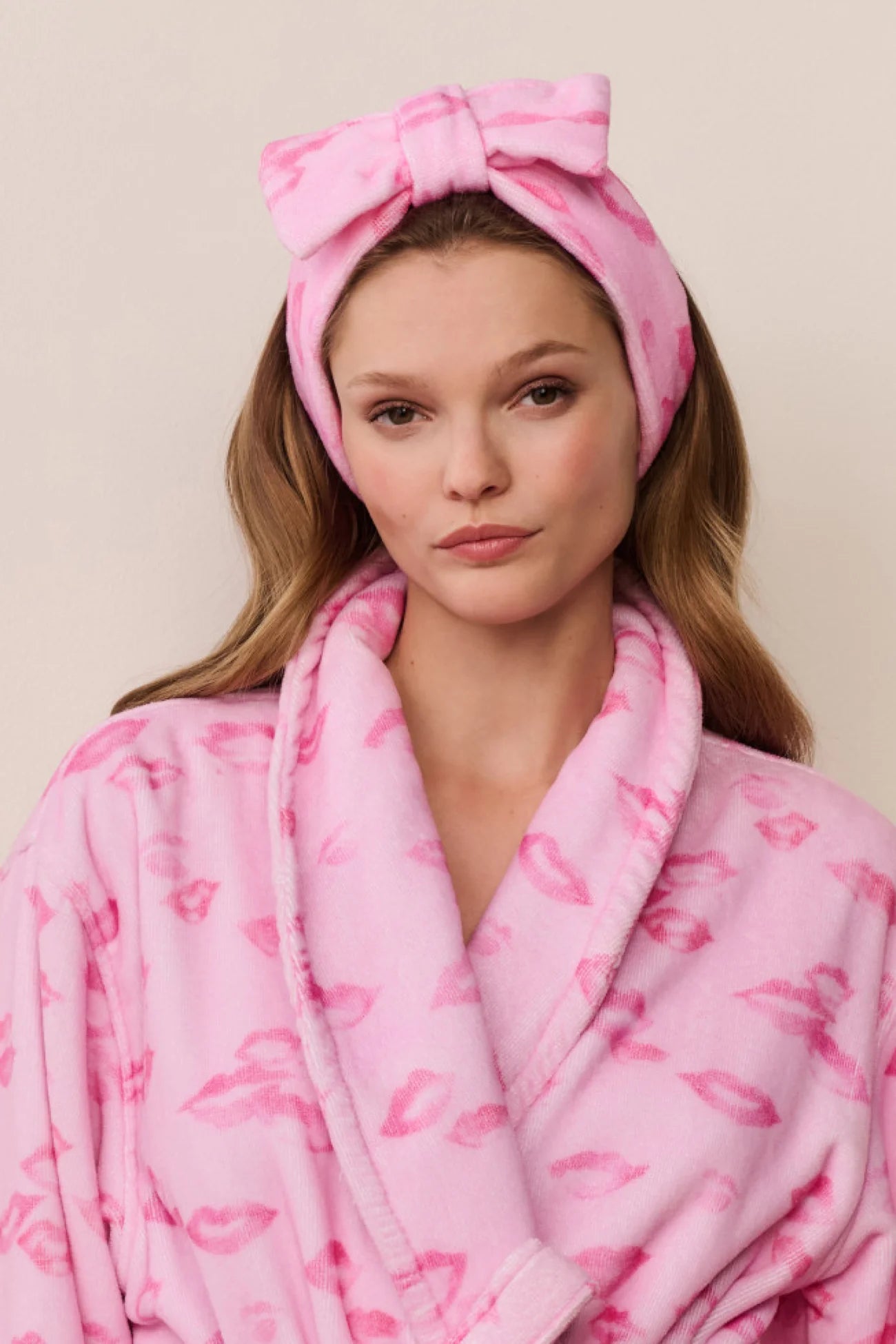 Kiss Print Face Wash Headband - Bubblegum Valentine